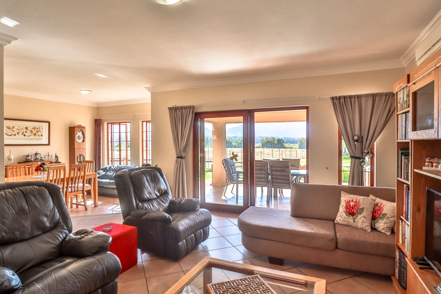 To Let 3 Bedroom Property for Rent in The Coves North West